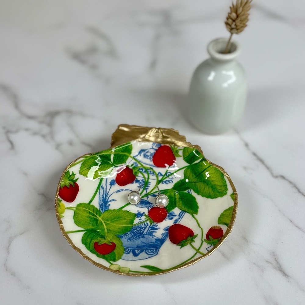 Chinoiserie Shell Trinket Dish | Blue White Botanical Decor | Ring Holder - Picture 2 of 5
